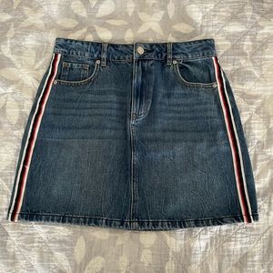 Dynamite skirt. Barely worn